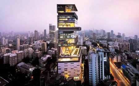 আকাশছোঁয়া ভালোবাসার প্রাসাদ: মুকেশ আম্বানীর ‘অ্যান্টিলিয়া’