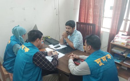 ঠাকুরগাঁও বিআরটিএ অফিসে অভিযানের আগে ছদ্মবেশে ছিল দুদকের টিম