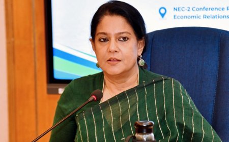 প্রকৃতি ধ্বংস করাকে উন্নয়ন মনে করলে ভুল পথে চলছি। এ ভুল পথ থেকে আমাদের বেরিয়ে আসতে হবে : রিজওয়ানা