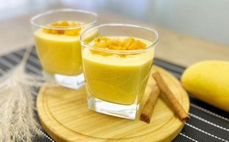 দশ মিনিটে বানিয়ে নিন পাকা আমের লাচ্ছি