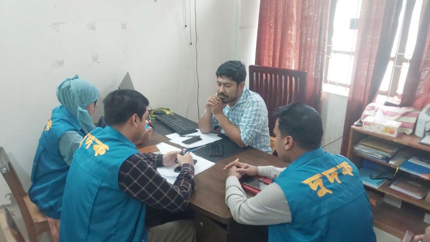 ঠাকুরগাঁও বিআরটিএ অফিসে অভিযানের আগে ছদ্মবেশে ছিল দুদকের টিম