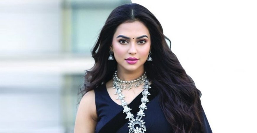 হত্যাচেষ্টা মামলায় গ্রেপ্তার নুসরাত ফারিয়া: ইমিগ্রেশনে আটকের পর ভাটারা থানায় হস্তান্তর