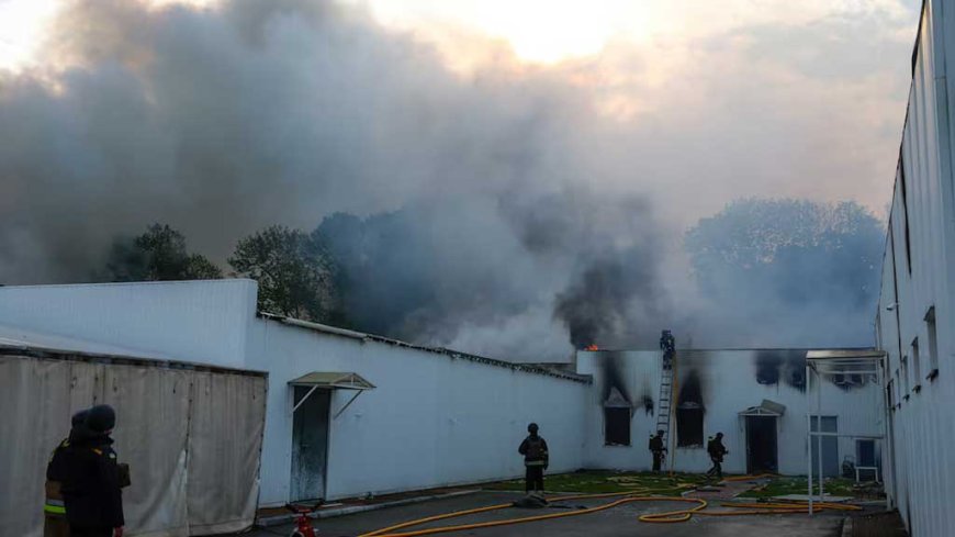 রাশিয়ার ‘যুদ্ধকালীন সর্ববৃহৎ ড্রোন হামলা’ কিইভে নারী নিহত, অন্তত ৩ জন আহত