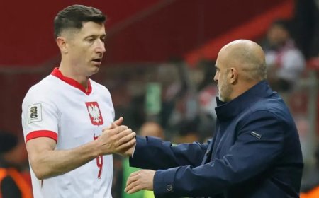 রবার্ট লেভানদোভস্কির সঙ্গে বিরোধে জড়ালেন পোল্যান্ড কোচ মিখাল 
