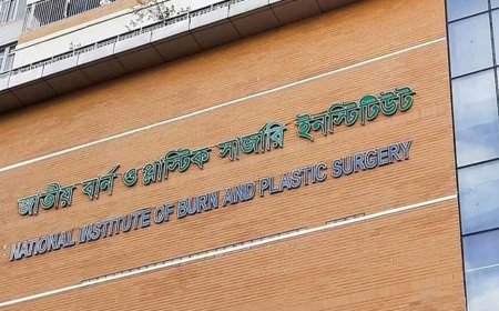 নারায়ণগঞ্জে গ্যাস লিকেজ থেকে আগুন, একই পরিবারে দগ্ধ ১০