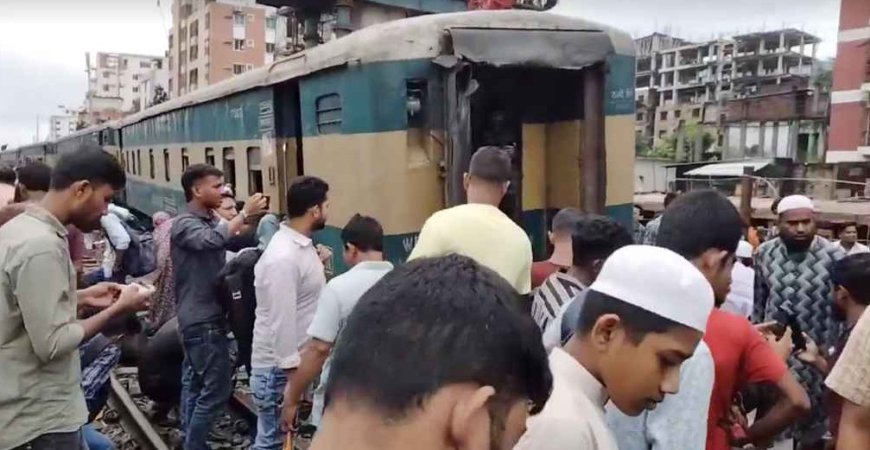 রাজধানীতে ট্রেনের বগি লাইনচ্যুত