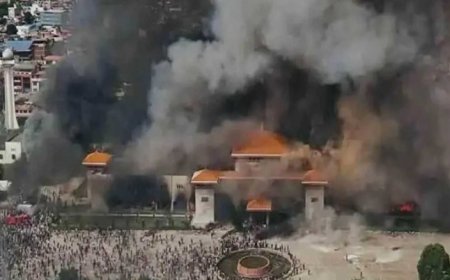 নেপালে পার্লামেন্ট পুনর্বহালের দাবি প্রধান দলগুলোর