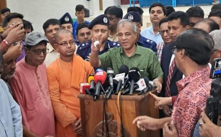 উৎসবমুখর পরিবেশে পূজা অনুষ্ঠিত হবে: স্বরাষ্ট্র উপদেষ্টা