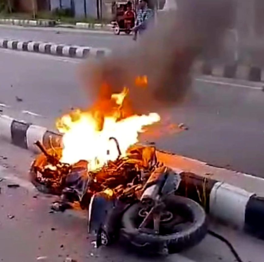 মোটরসাইকেল দুর্ঘটনায় প্রাইম এশিয়া বিশ্ববিদ্যালয়ের ২ শিক্ষার্থী নিহত