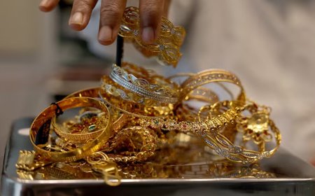 সোনার দামে ভরি ২ লাখ টাকা ছাড়াতে পারে