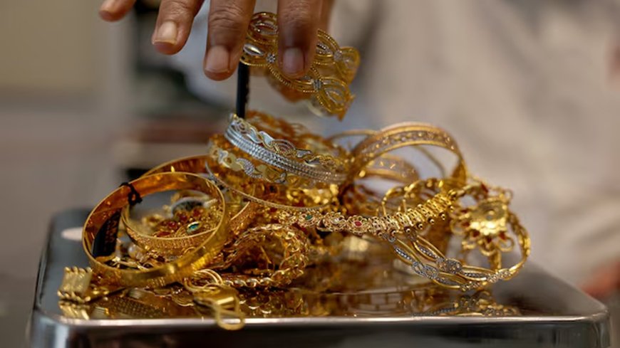 সোনার দামে ভরি ২ লাখ টাকা ছাড়াতে পারে